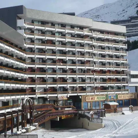 Appartement Confortable Aux Menuires, Au Pied Des Pistes Avec Balcon Pour 3 Pers. - Fr-1-344-1052 *